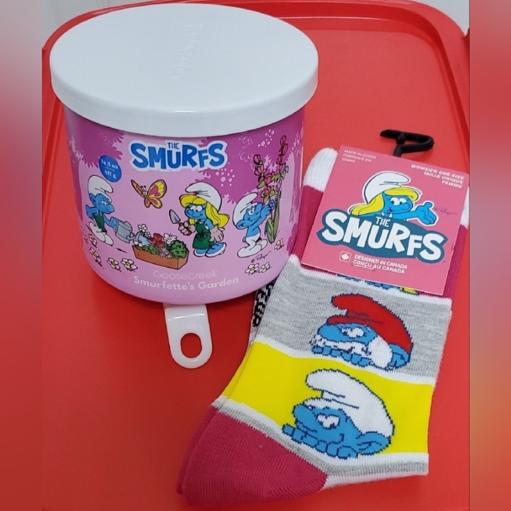 The Smurfs 2-Piece Candle/Socks Bundle